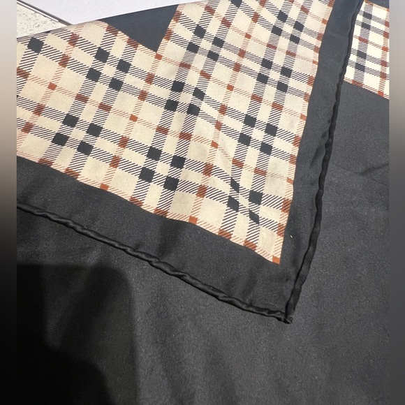 Burberry check black silk scarf - Picture 4 of 5